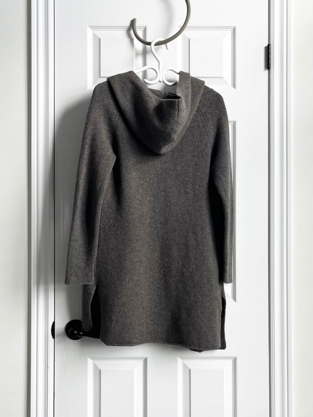 LIKE NEW: Aritzia (Tna) Brown / Tan Dorset Long Hooded Sweater / Cardigan - Picture 2 of 3